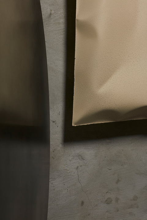 In Hale Wallpiece Enamel - White