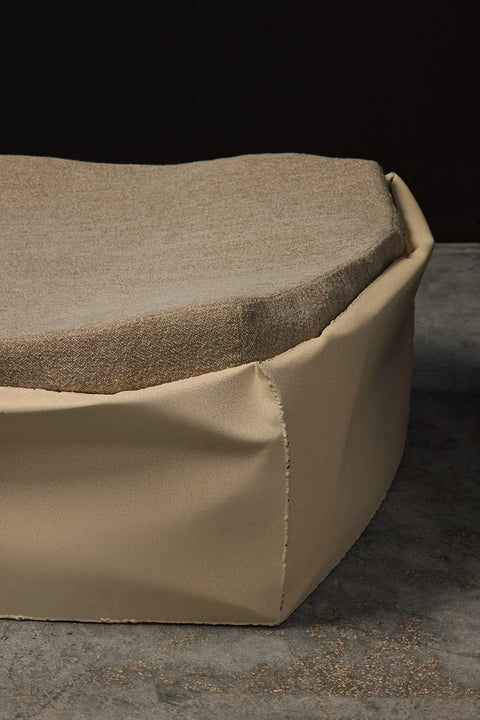 In Hale Daybed Emaillerie