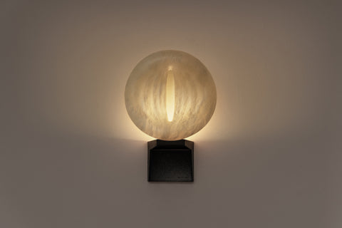 IRIS Wall Lamp