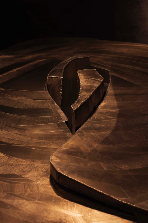 Aquilon Dining Table