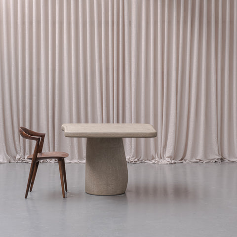 Pigalle Table