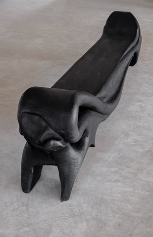 Bench B011