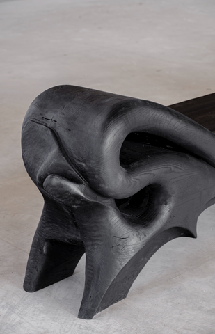 Bench B011