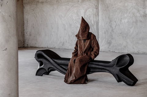 Bench B011