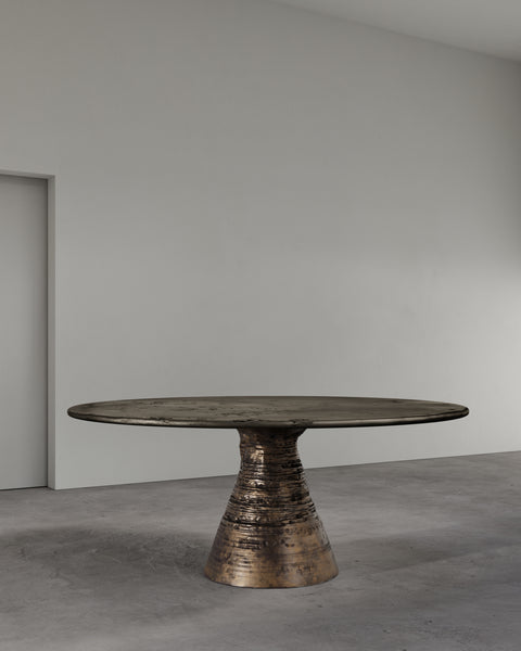 Sirkel Dining Table