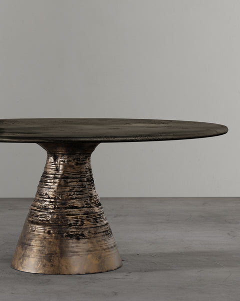 Sirkel Dining Table