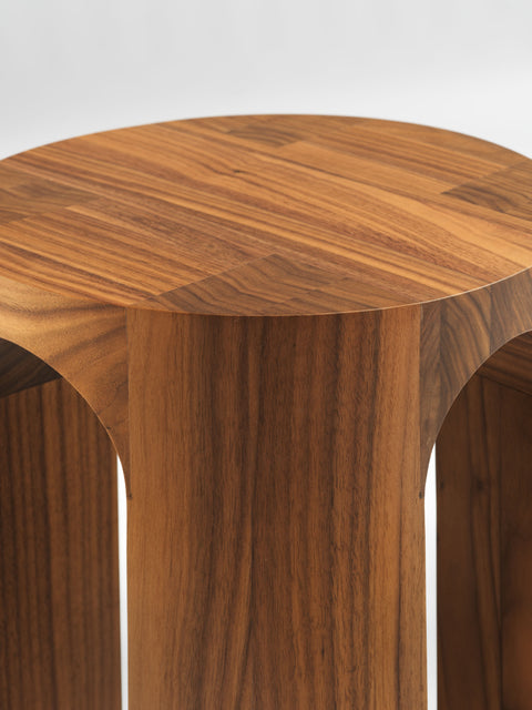 Arcus Stool