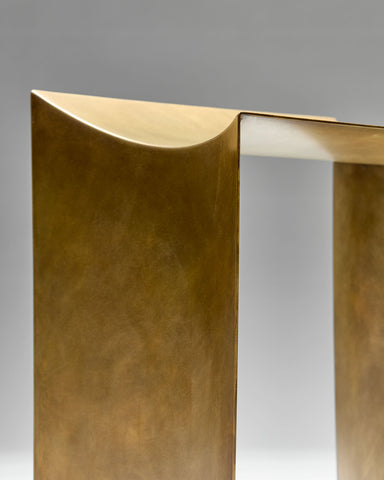 One Curve Stool Brass