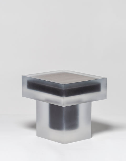Back Horizon Side Table