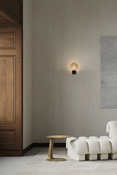 IRIS Wall Lamp