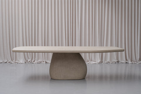 Pigalle Table