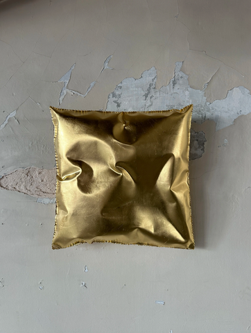 In Hale Gold Gilded