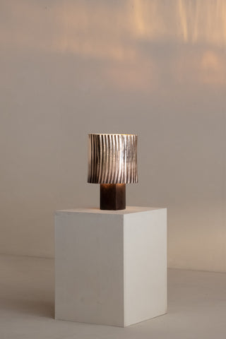 Curoso table lamp - Cast bronze
