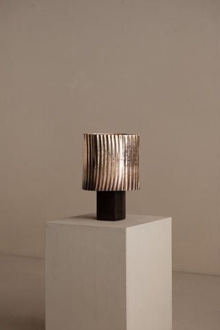 Curoso table lamp - Cast bronze