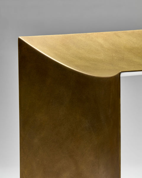One Curve Stool Brass