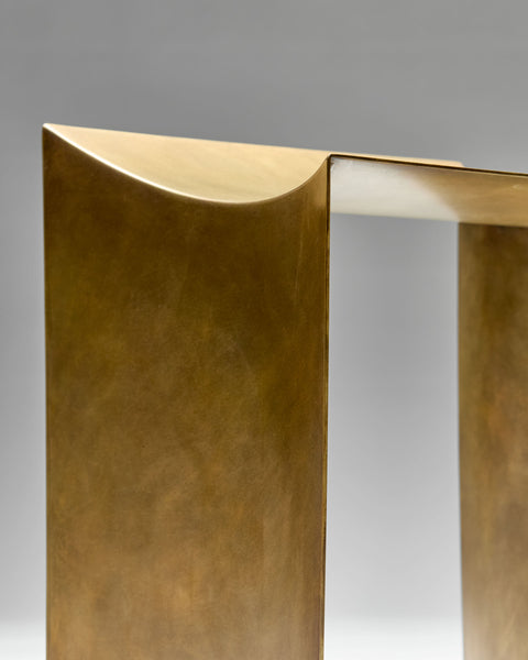 One Curve Stool Brass