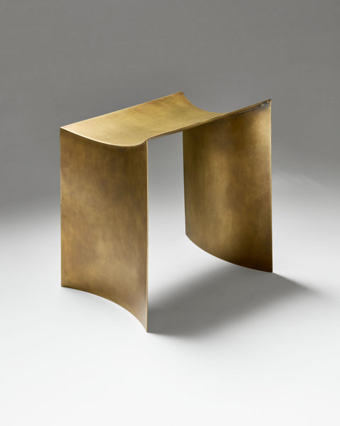 One Curve Stool Brass