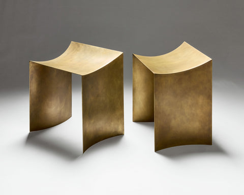 One Curve Stool Brass