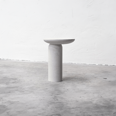 Decomplexe side tables